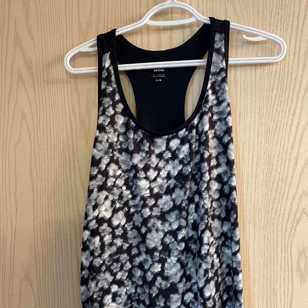 Ladies activewear top